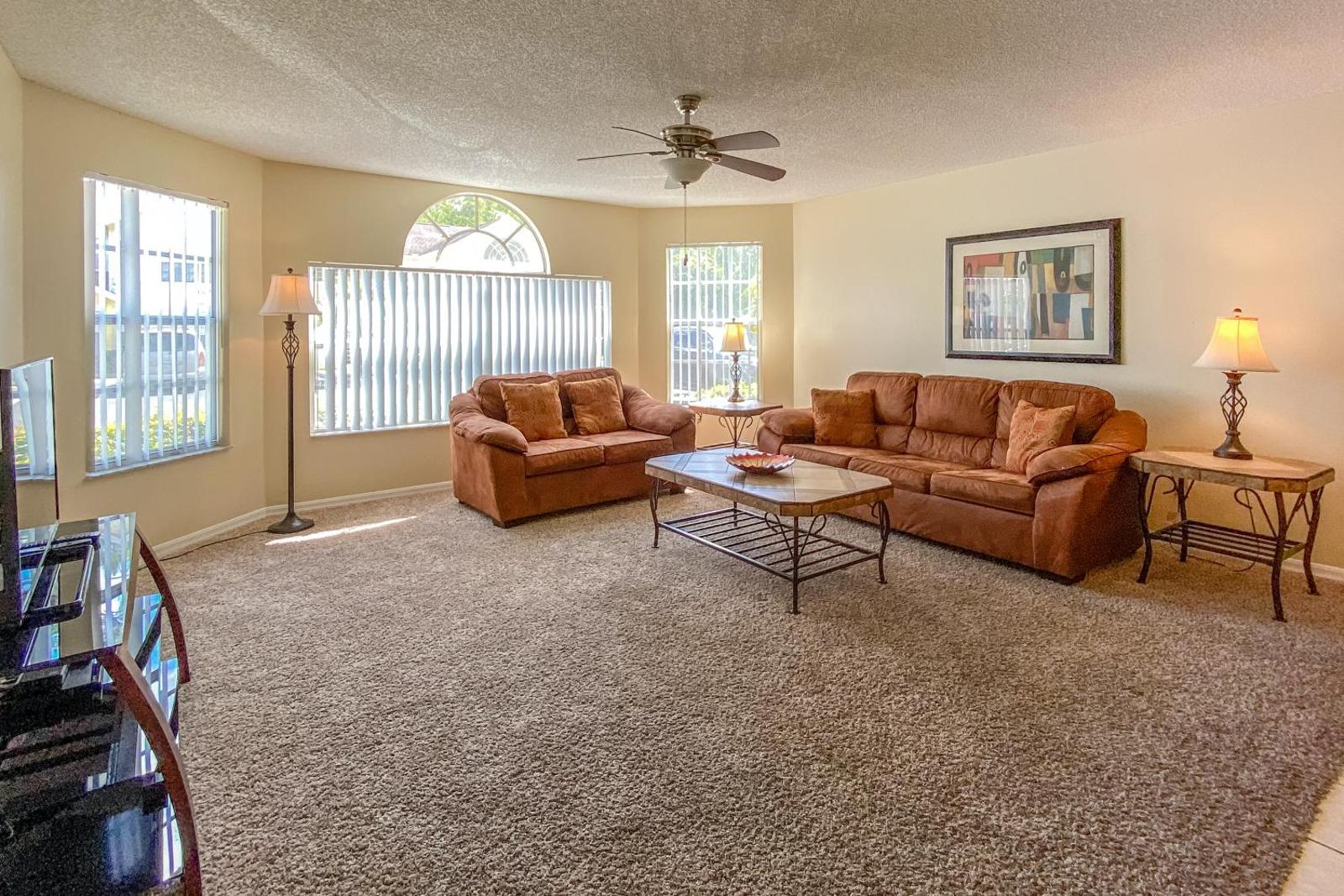 Royal Palm Bay 85 Main image 2